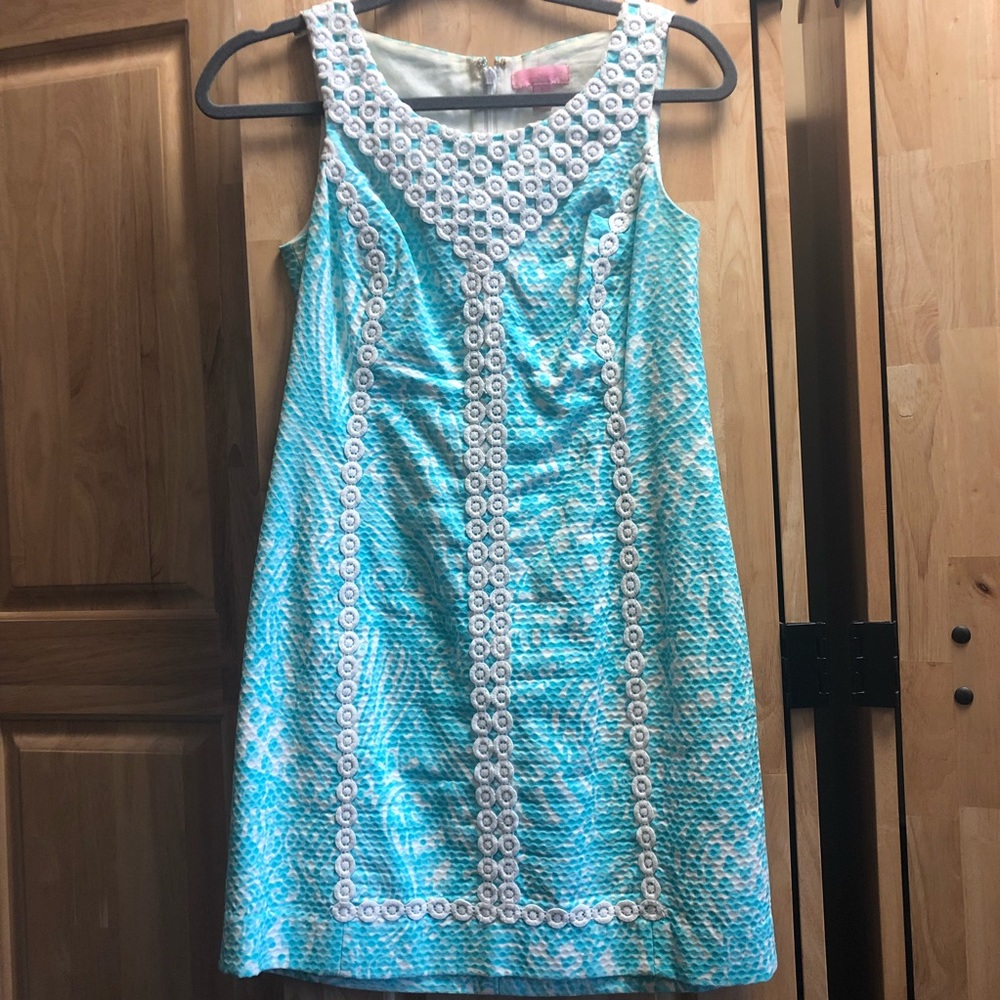 EUC Lilly shift dress